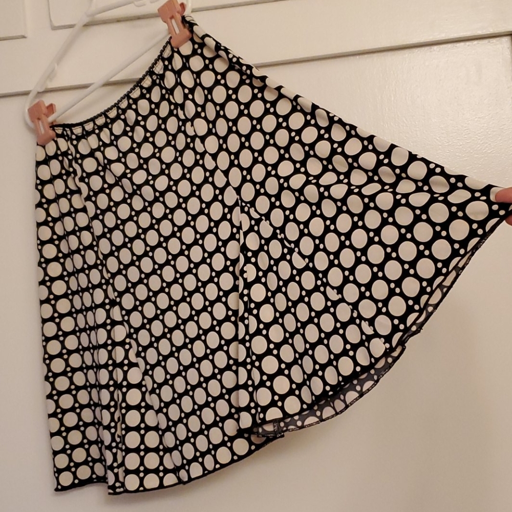 Flirty B&W polka dot skirt